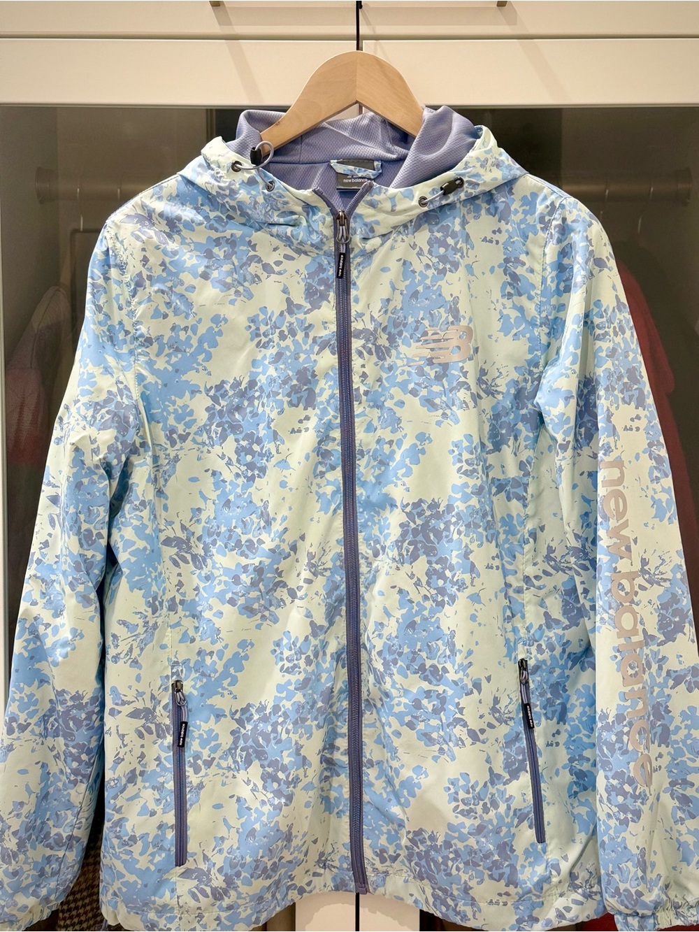 New Balance Women’s Floral Hooded Windbreaker Jacket XL Blue Full Zip Lightweigh